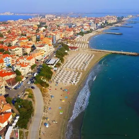 Aivasovskij Park - Meters Away From Pomorie